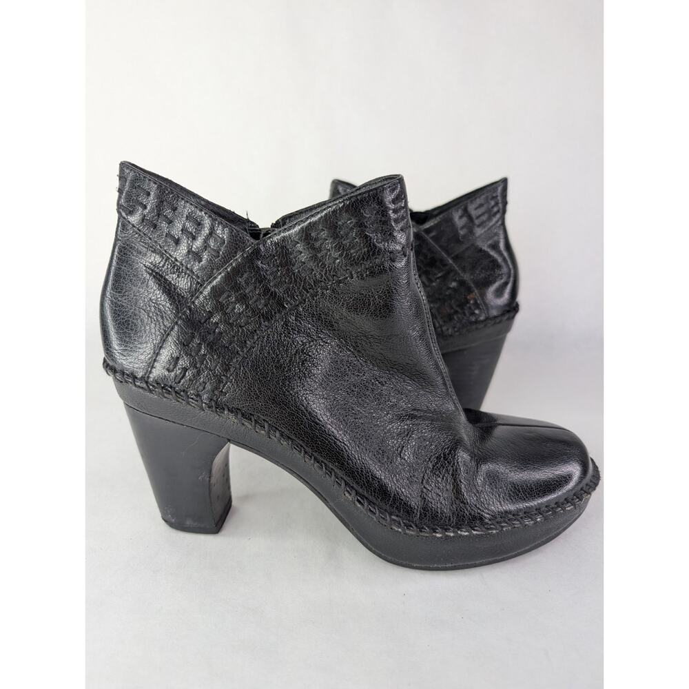 Indigo By Clarks Black braided Leather Side Zipper Heeled Ankle Booties US 7M